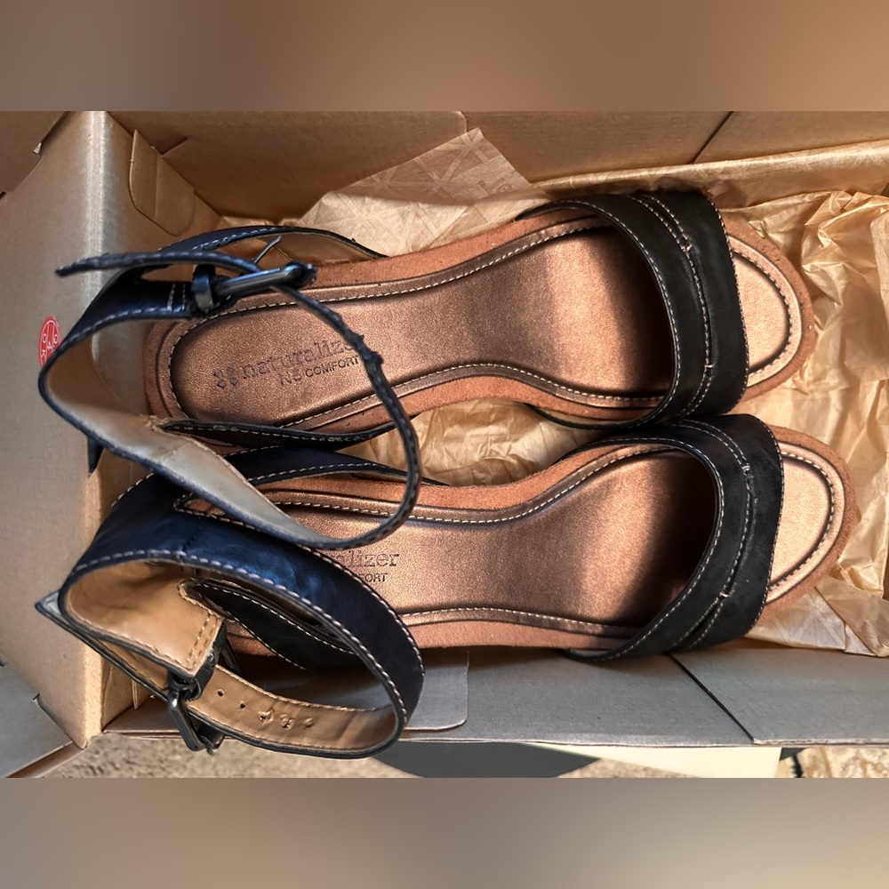 Naturalizer Leather